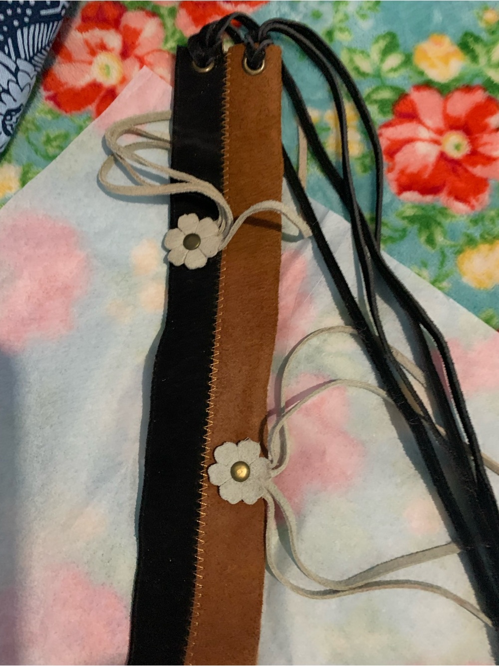 Two-Tone Brown and Black Suede Fringe Belt with Cream Floral Accents Rawhide Fri - Picture 3 of 7